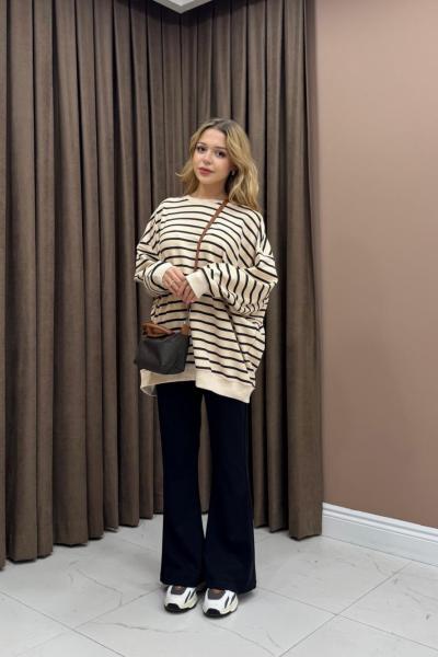 Holly Sweat - Siyah çizgili